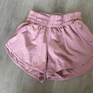 Lululemon track that short